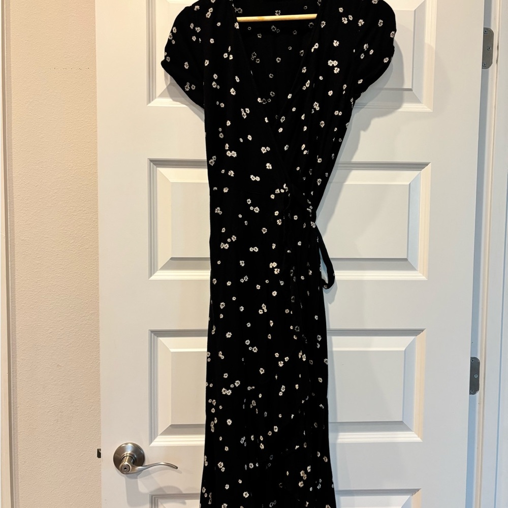 Abercrombie & Fitch Black Floral Midi Dress